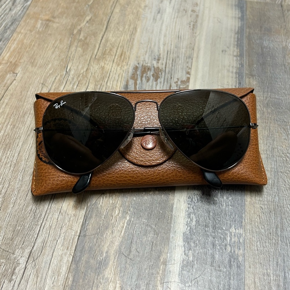 Black Ray-Ban Aviators (like new!)